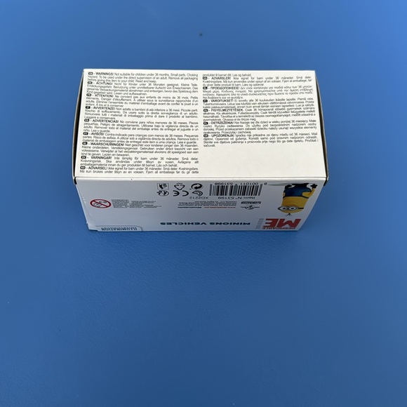 Despicable Me "Minion Made" Van Diecast Vehicle by Mondo Motors - Picture 4 of 5